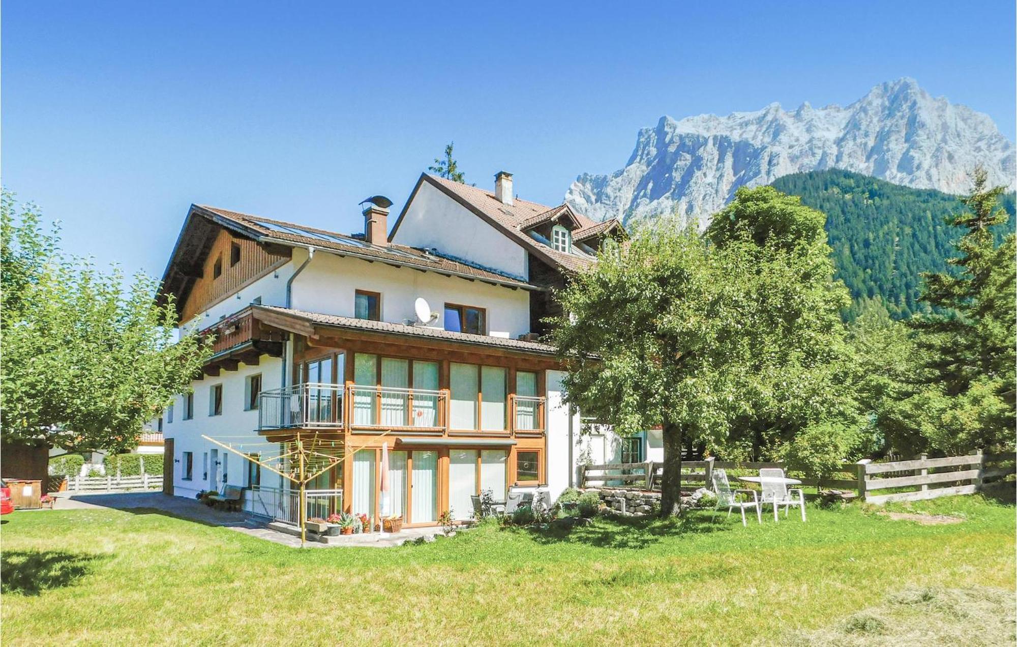 Helle Ferienwohnung In Ehrwald Exterior photo