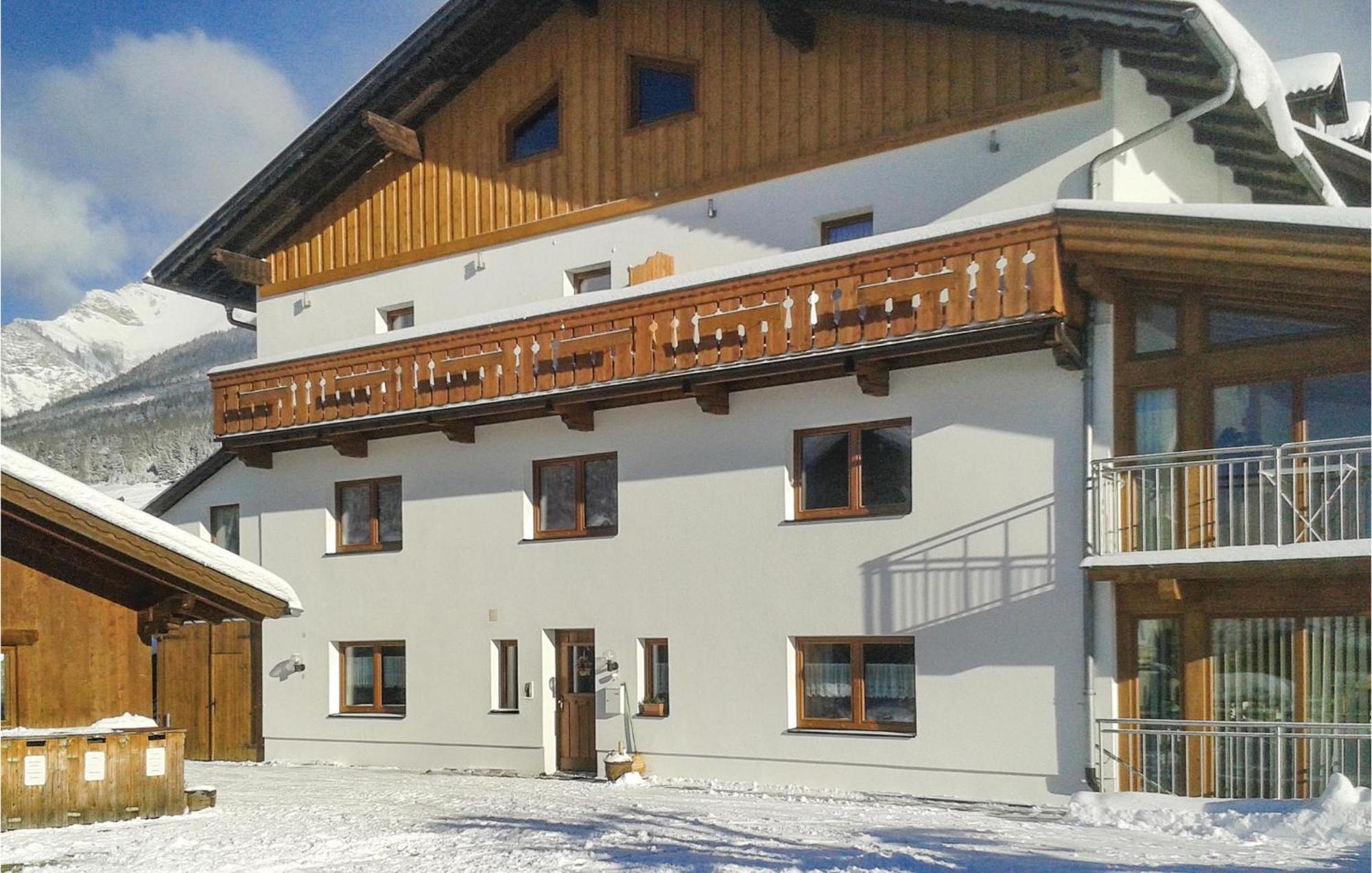Helle Ferienwohnung In Ehrwald Exterior photo